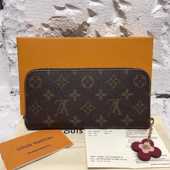 First bag Vuitton wallet Louis CHANELEMENCE 0616